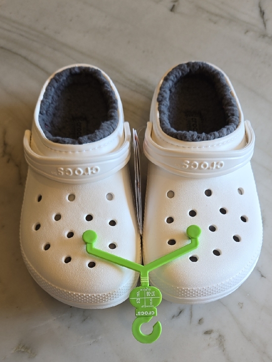 CROCS Other - CROCS Kids Classic Lined Clog - White with Gray Lining Size J5